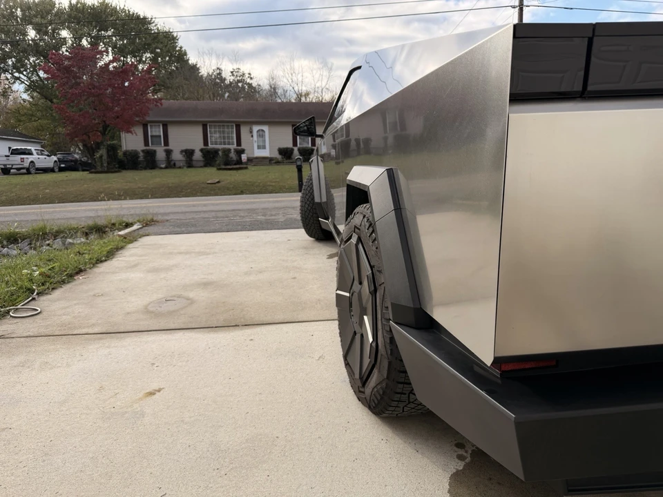 2024 Tesla Cybertruck - Image 13 of 21