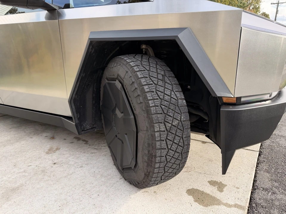 2024 Tesla Cybertruck - Image 9 of 21