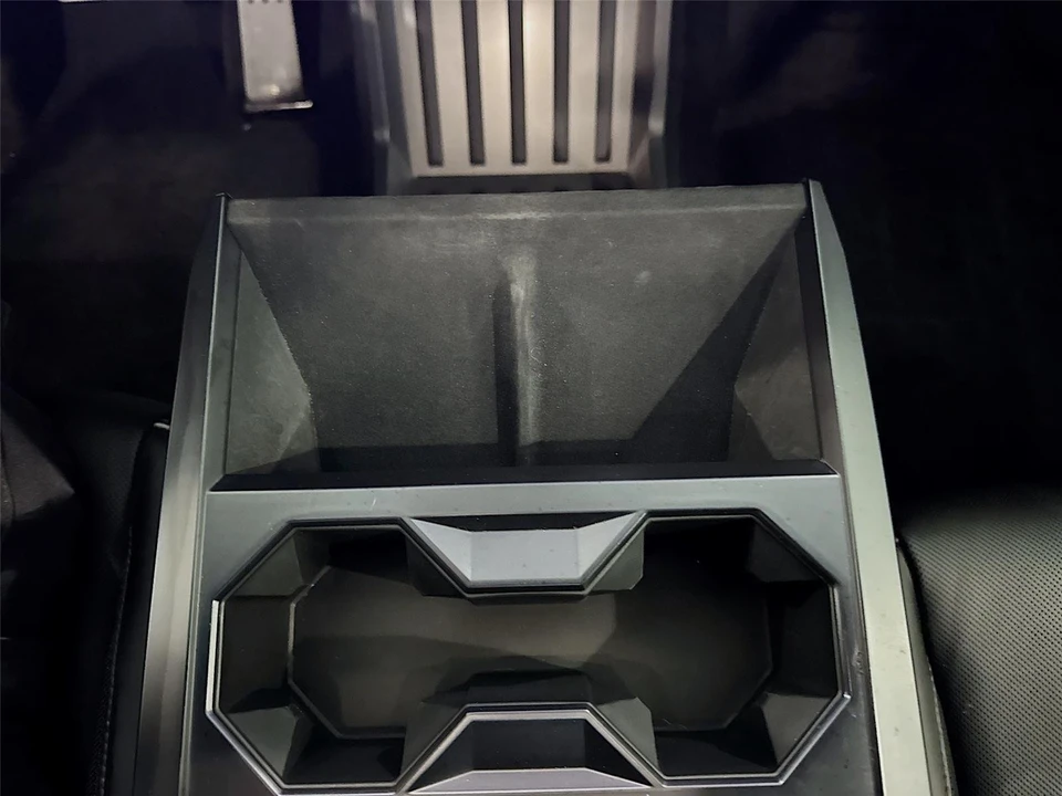 2024 Tesla Cybertruck - Image 16 of 21