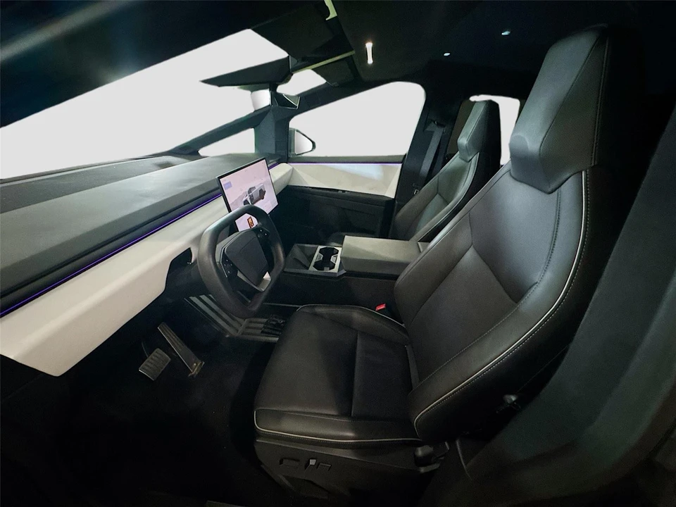 2024 Tesla Cybertruck - Image 10 of 14