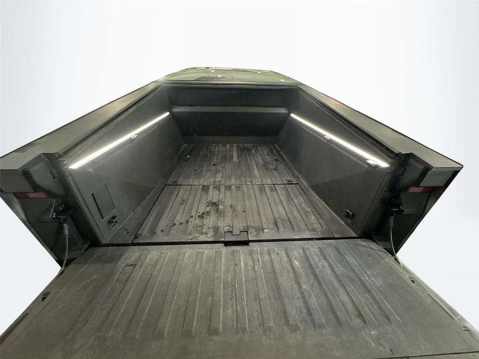2024 Tesla Cybertruck - Image 20 of 21