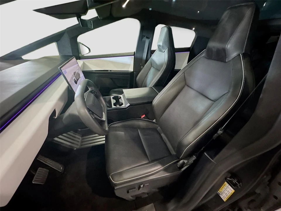 2024 Tesla Cybertruck - Image 2 of 21