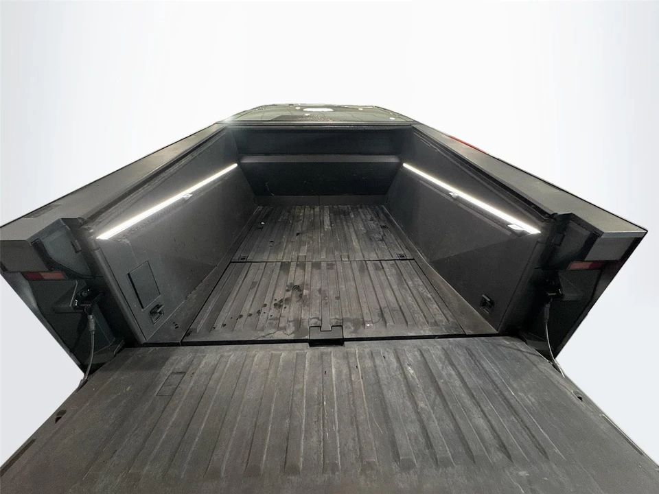 2024 Tesla Cybertruck - Image 19 of 21