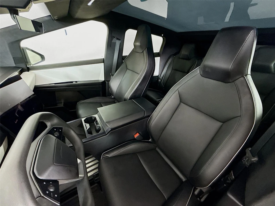 2024 Tesla Cybertruck - Image 19 of 21