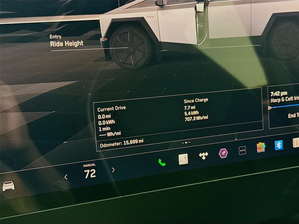 2024 Tesla Cybertruck - Image 11 of 21