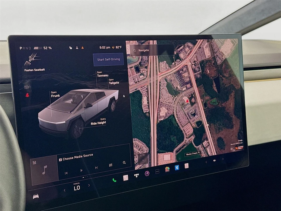 2024 Tesla Cybertruck - Image 12 of 21