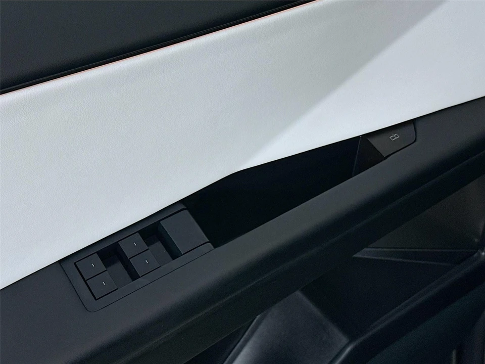 2024 Tesla Cybertruck - Image 17 of 21