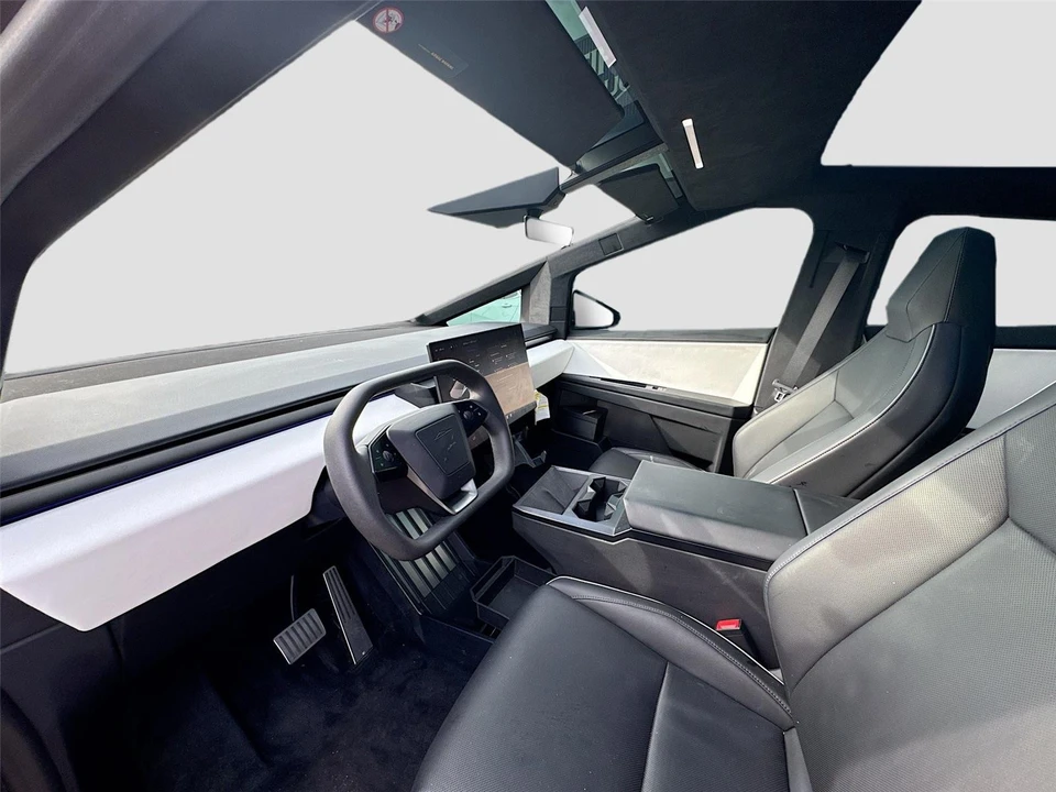 2024 Tesla Cybertruck - Image 15 of 16