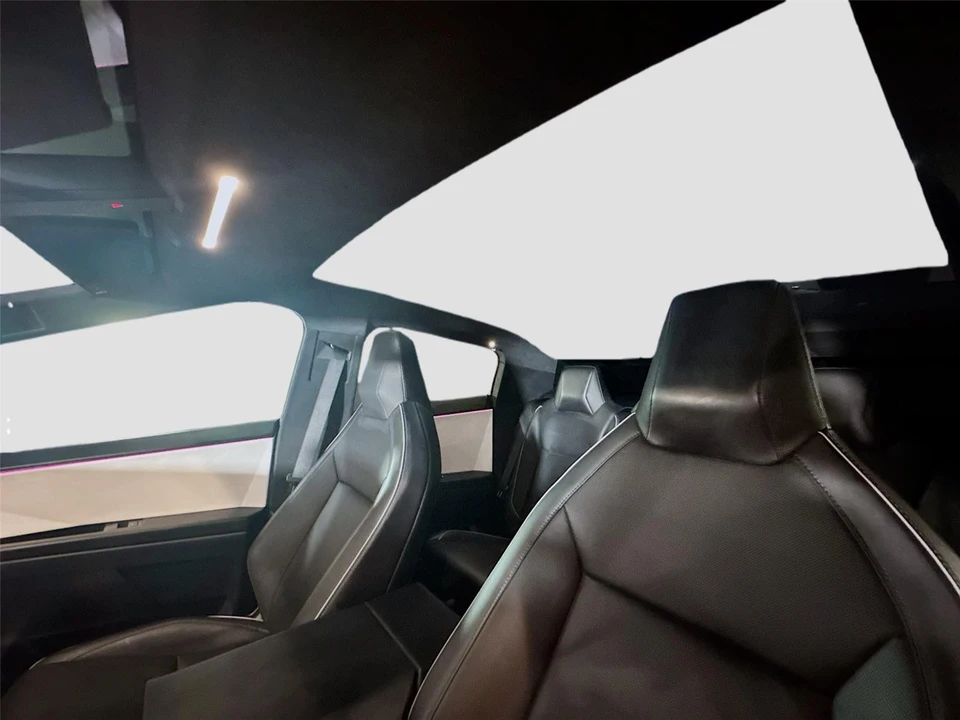 2024 Tesla Cybertruck - Image 15 of 21