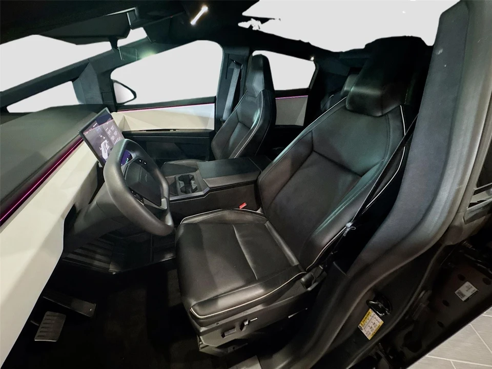 2024 Tesla Cybertruck - Image 2 of 21