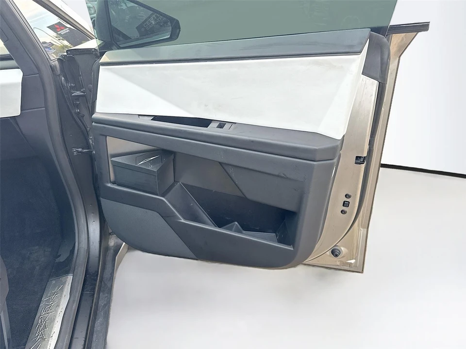 2024 Tesla Cybertruck - Image 8 of 16