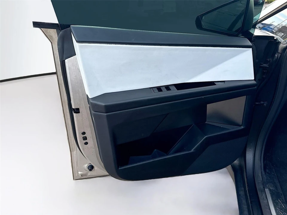 2024 Tesla Cybertruck - Image 13 of 16