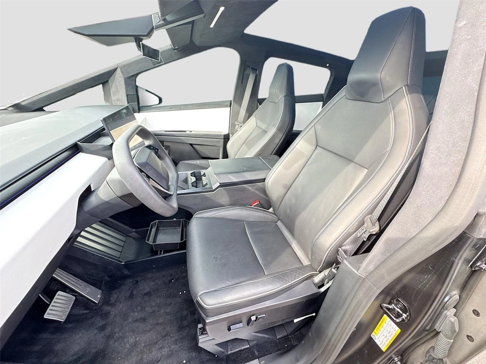 2024 Tesla Cybertruck - Image 14 of 16
