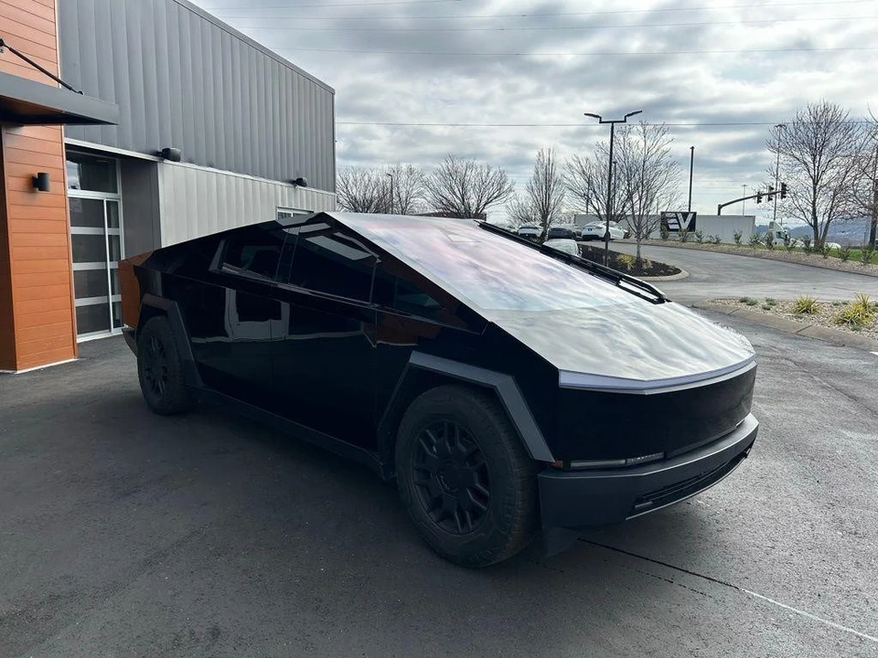 2024 Tesla Cybertruck - Image 3 of 15