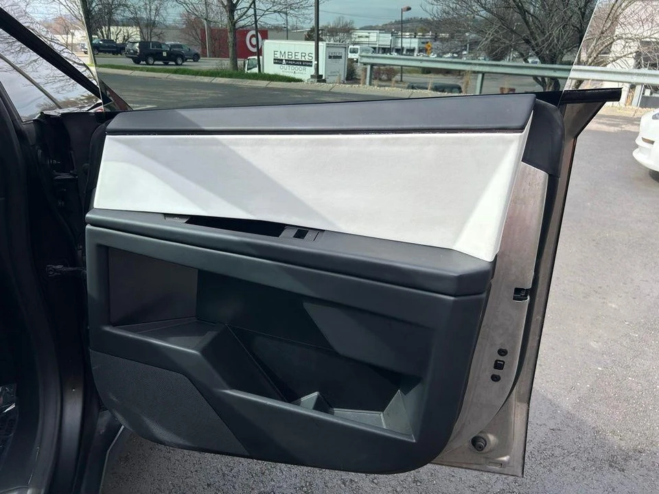 2024 Tesla Cybertruck - Image 9 of 15