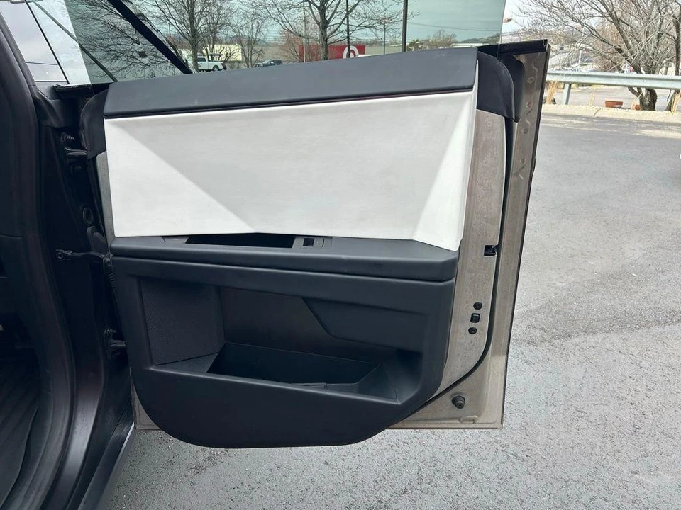 2024 Tesla Cybertruck - Image 7 of 15