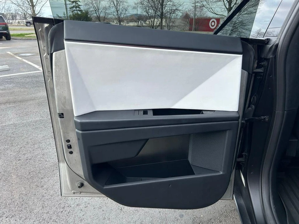 2024 Tesla Cybertruck - Image 11 of 15