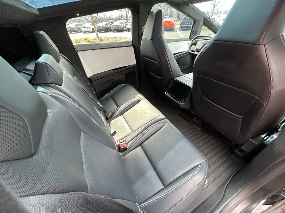 2024 Tesla Cybertruck - Image 8 of 15
