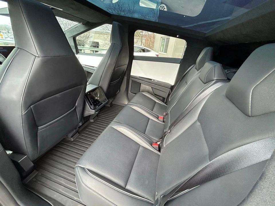 2024 Tesla Cybertruck - Image 12 of 15