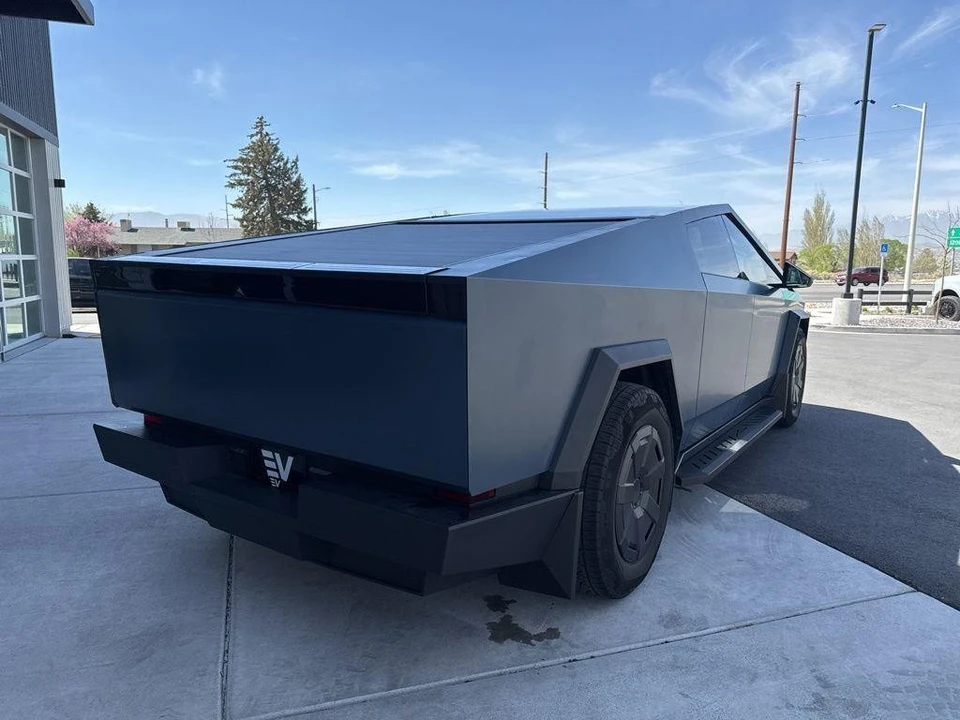 2024 Tesla Cybertruck - Image 8 of 21