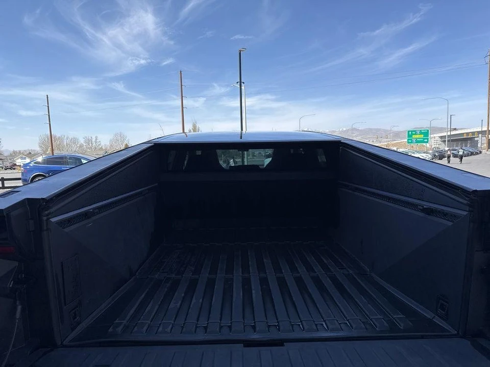 2024 Tesla Cybertruck - Image 18 of 21