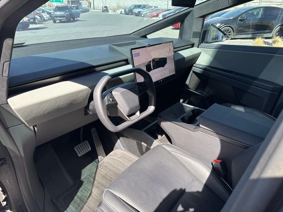 2024 Tesla Cybertruck - Image 12 of 21