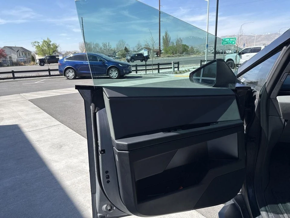 2024 Tesla Cybertruck - Image 11 of 21