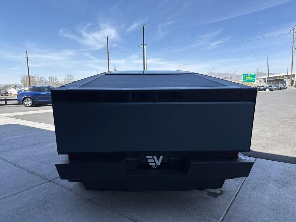 2024 Tesla Cybertruck - Image 7 of 21