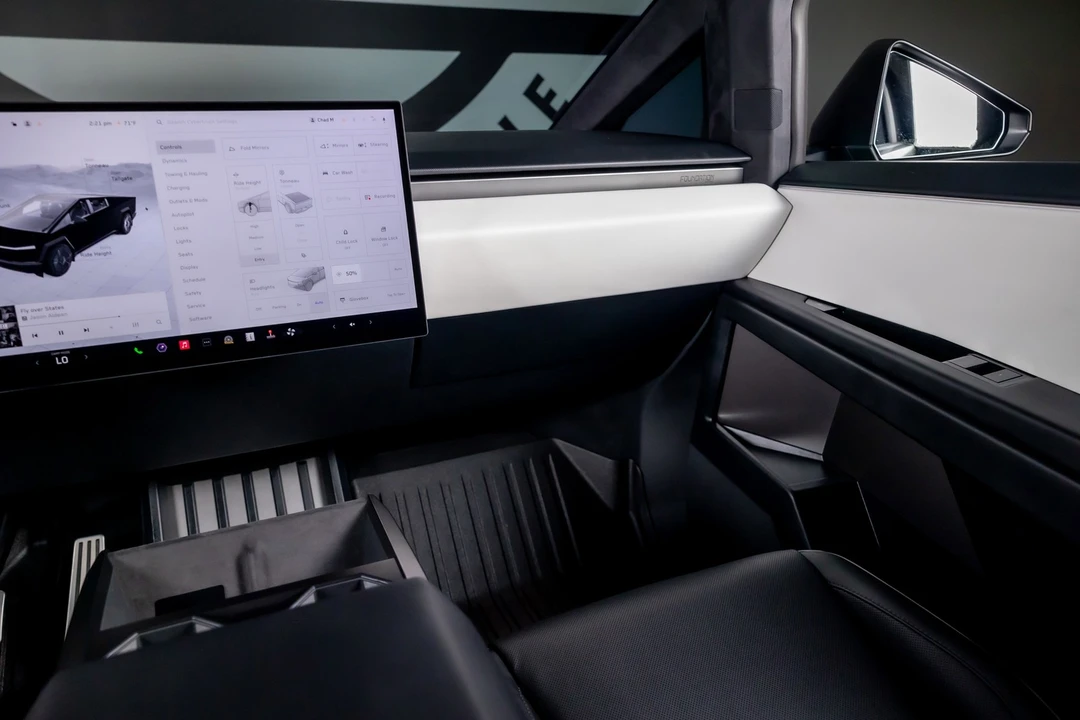 2024 Tesla Cybertruck - Image 8 of 12