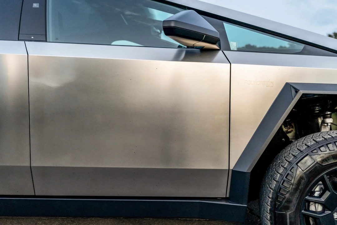 2024 Tesla Cybertruck - Image 28 of 31