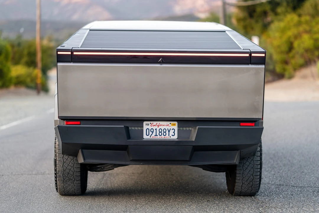 2024 Tesla Cybertruck - Image 7 of 31