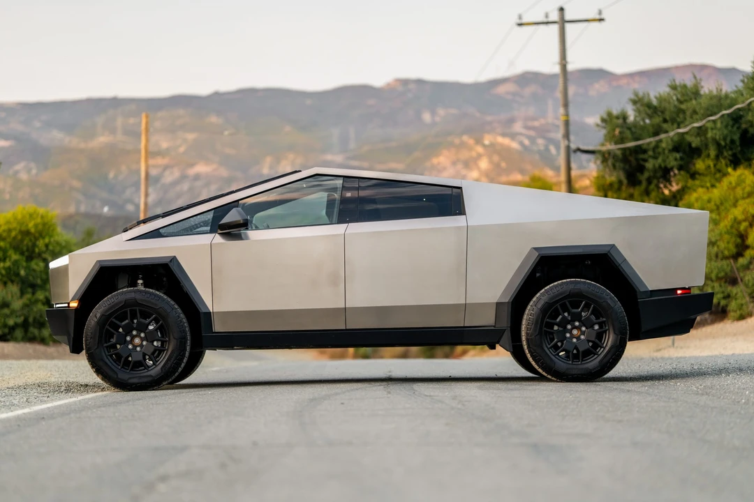 2024 Tesla Cybertruck - Image 9 of 31
