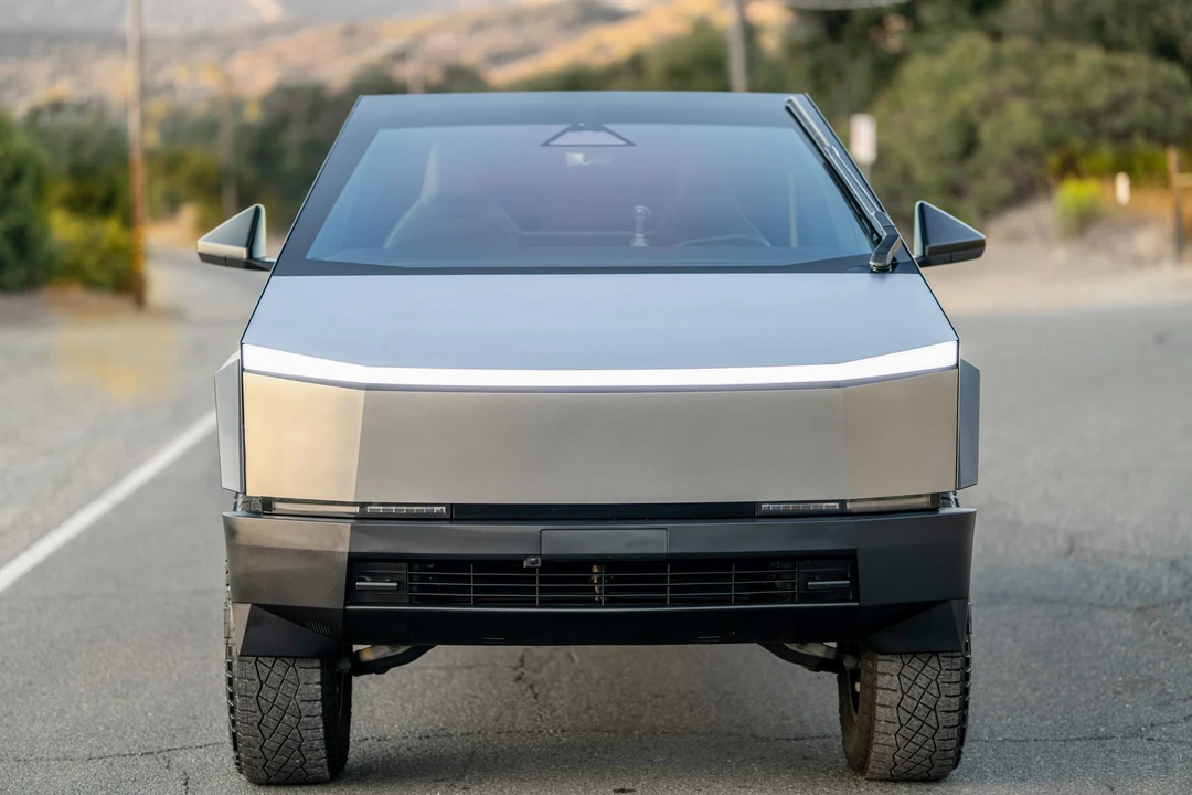 2024 Tesla Cybertruck - Image 2 of 31
