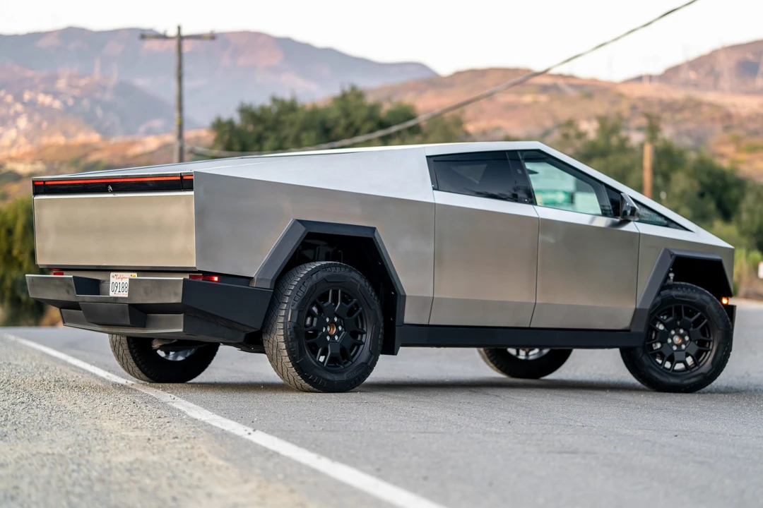 2024 Tesla Cybertruck - Image 6 of 31