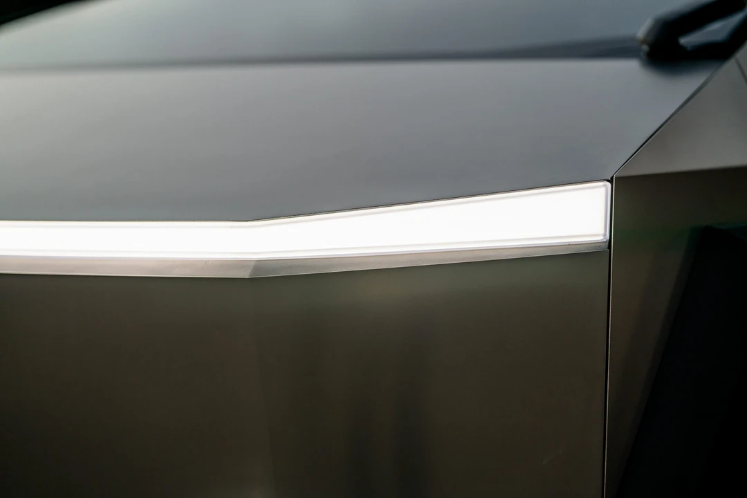 2024 Tesla Cybertruck - Image 14 of 31