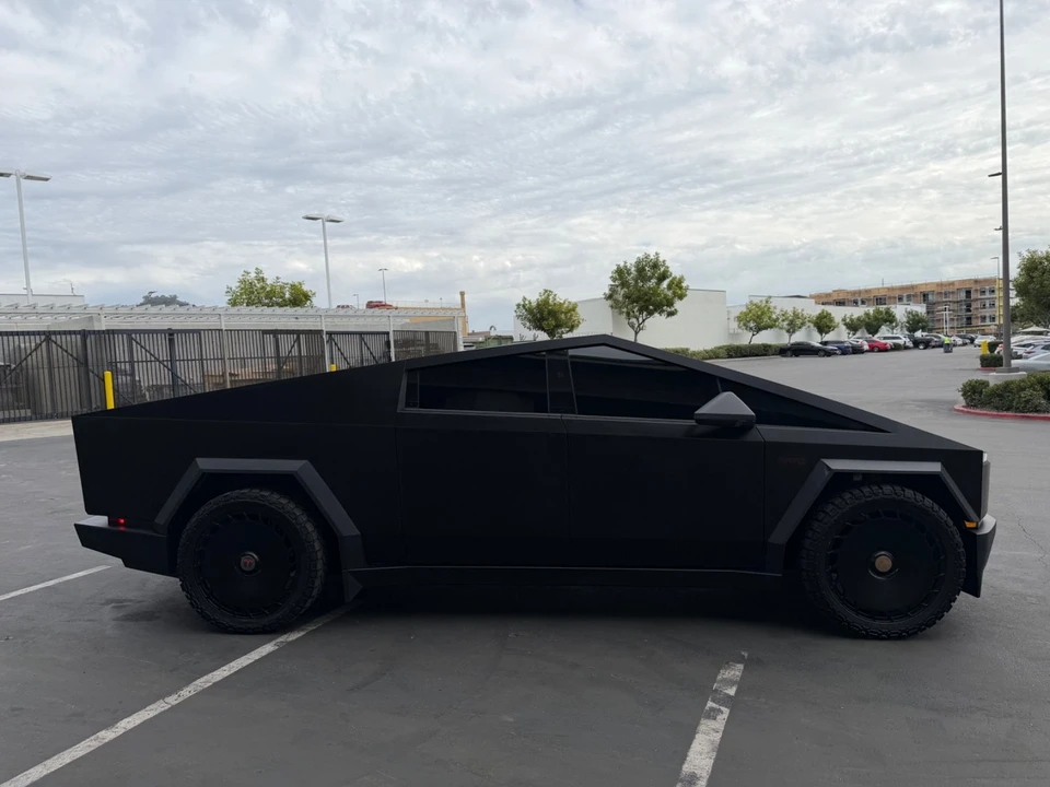 2024 Tesla Cybertruck - Image 4 of 21
