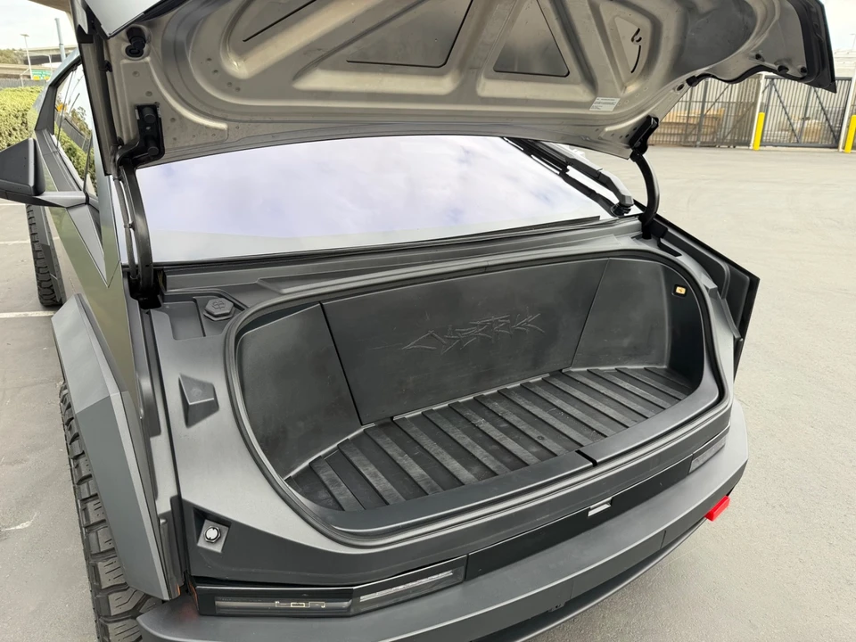 2024 Tesla Cybertruck - Image 16 of 21