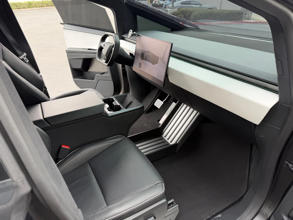 2024 Tesla Cybertruck - Image 13 of 21