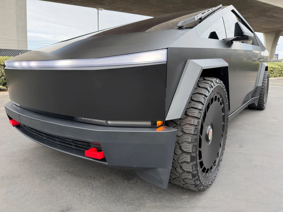 2024 Tesla Cybertruck - Image 9 of 21