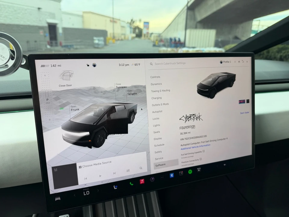 2024 Tesla Cybertruck - Image 19 of 21