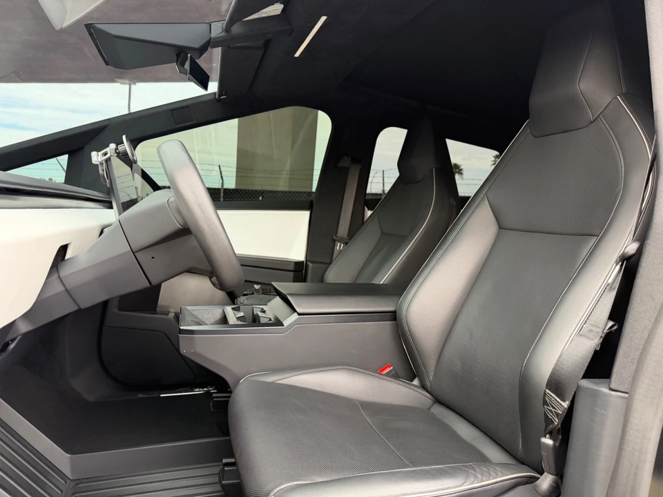 2024 Tesla Cybertruck - Image 17 of 21