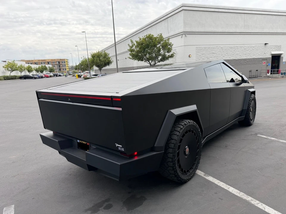 2024 Tesla Cybertruck - Image 5 of 21