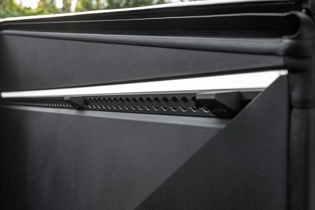 2024 Tesla Cybertruck - Image 19 of 31