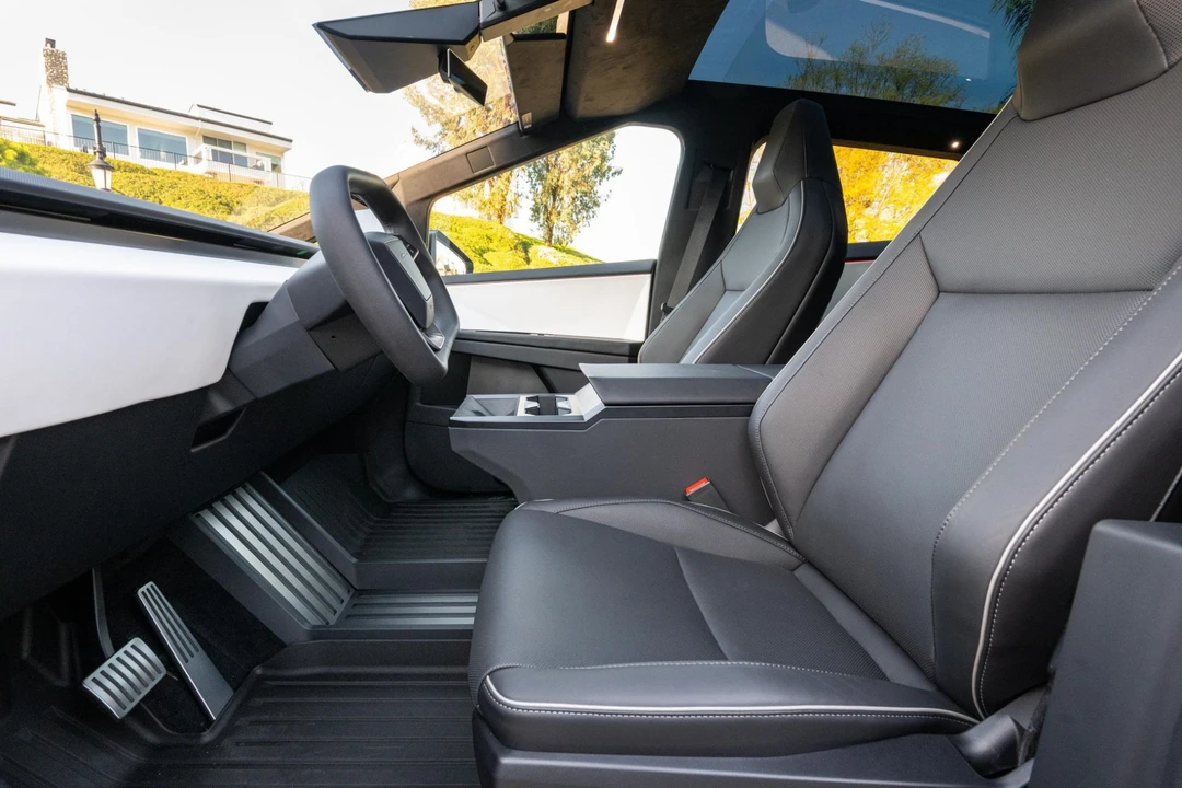 2024 Tesla Cybertruck - Image 28 of 31
