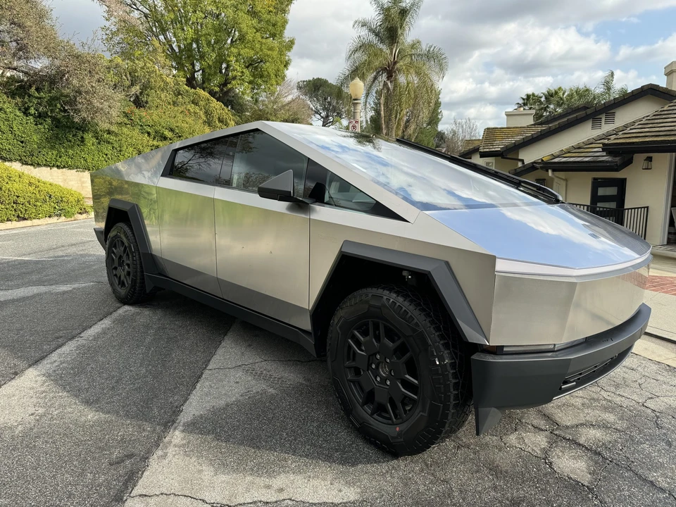 2024 Tesla Cybertruck - Image 6 of 31