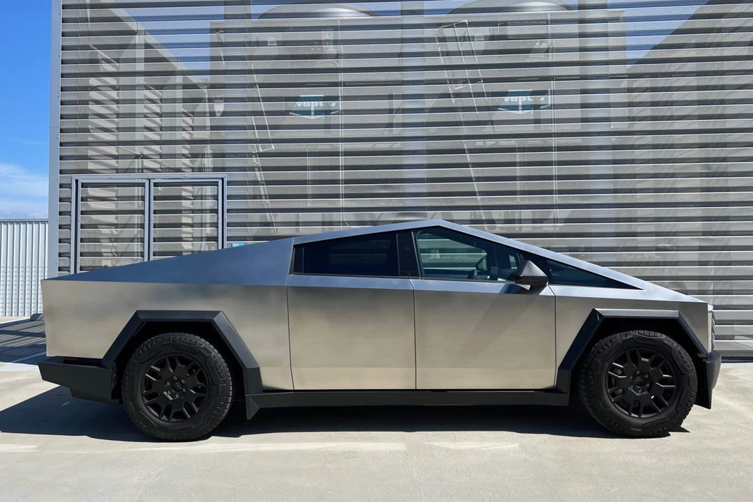 2024 Tesla Cybertruck - Image 12 of 31