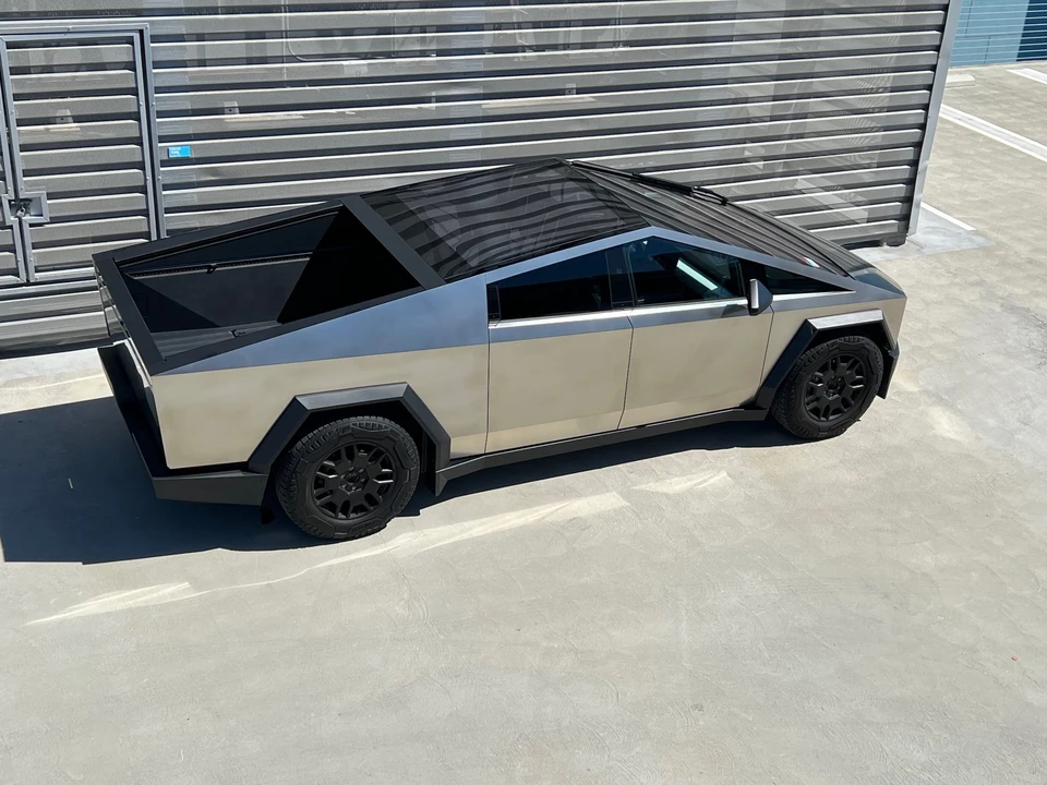 2024 Tesla Cybertruck - Image 9 of 31