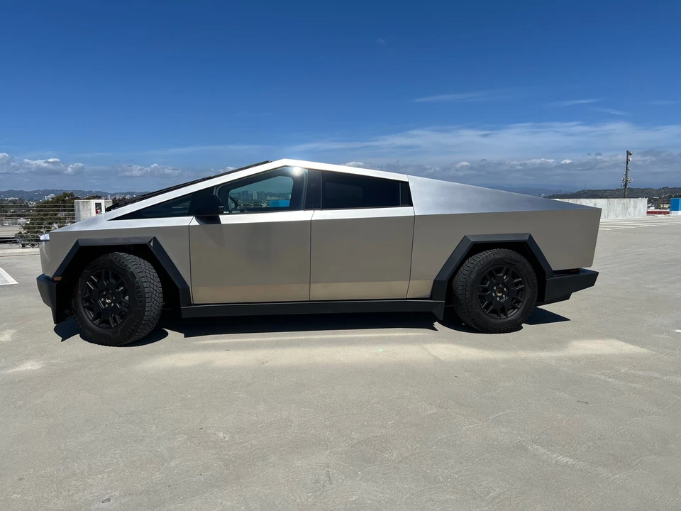 2024 Tesla Cybertruck - Image 4 of 31