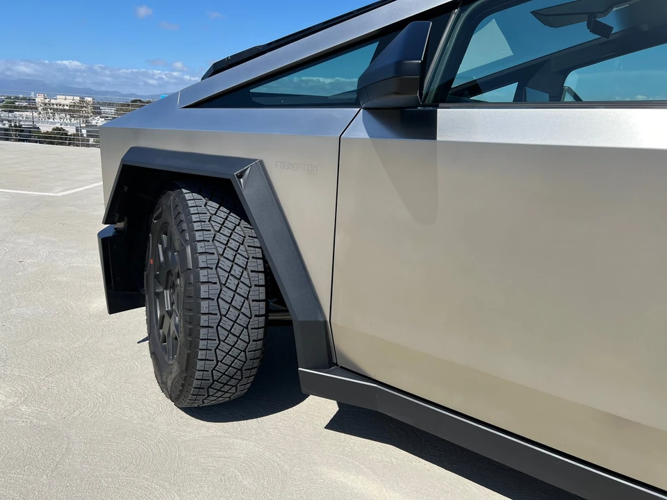 2024 Tesla Cybertruck - Image 21 of 31