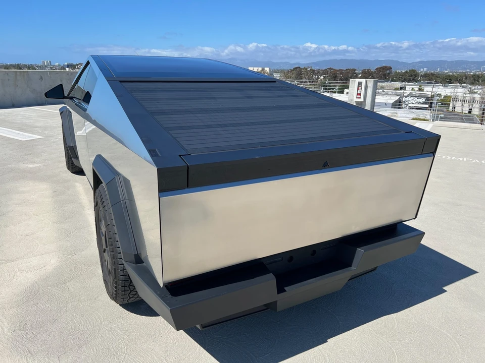 2024 Tesla Cybertruck - Image 6 of 31